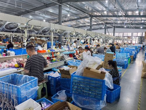 從無班可接到年銷千萬,95后廠二代在拼多多重塑義烏小商品產(chǎn)業(yè)